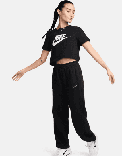 Nike Sportswear Essential Women's Cropped T-Shirt - Image 3