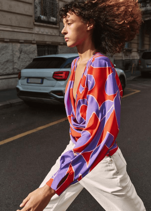PRINTED SATIN SHIRT WITH SHOULDER PADS - Image 3